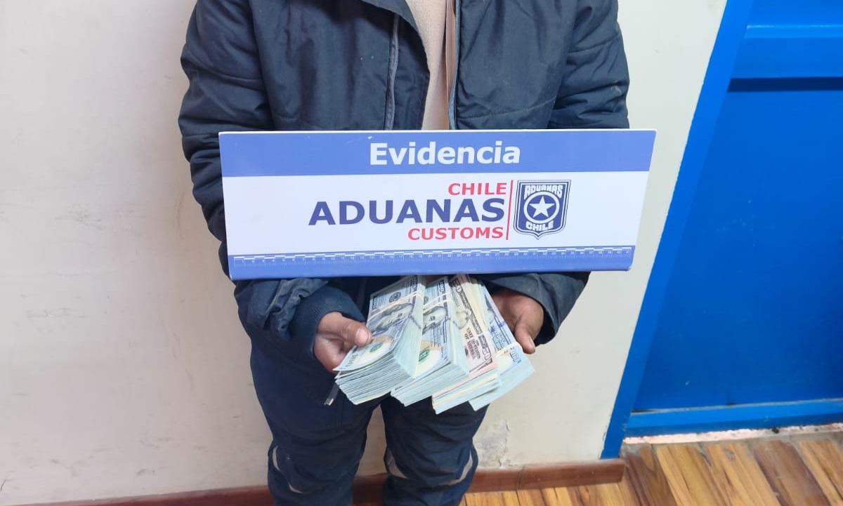 En paso fronterizo Ollagüe Aduanas detecta contrabando de US$36.300 en efectivo