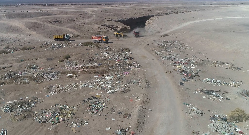 Más de 600 toneladas de escombros son retirados en operativo sanitario realizado por Municipalidad de Calama y Seremi de Medio Ambiente