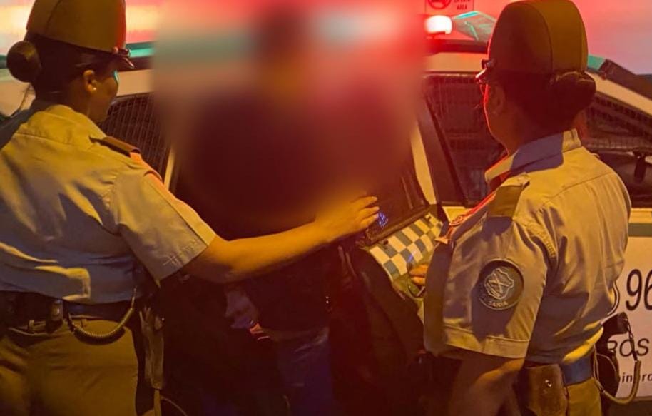 Carabineros de la SIP detiene a dos sujetos por robos en departamentos en sector del Parque Brasil