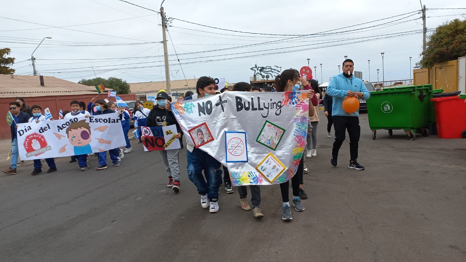 Pasacalle en Taltal por la sana convivencia escolar y libre de acoso