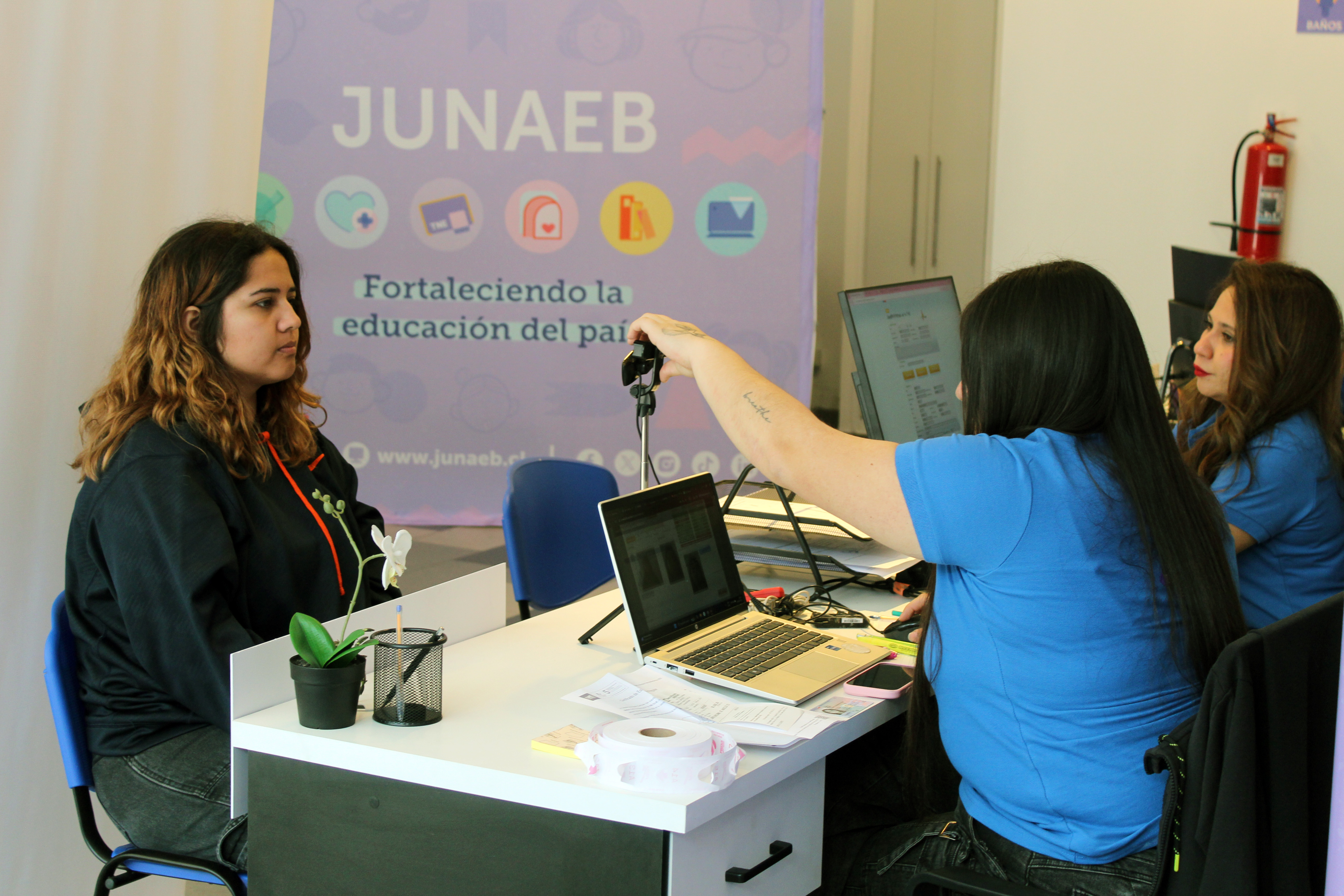 Junaeb abrirá de forma extraordinaria la Oficina TNE este sábado