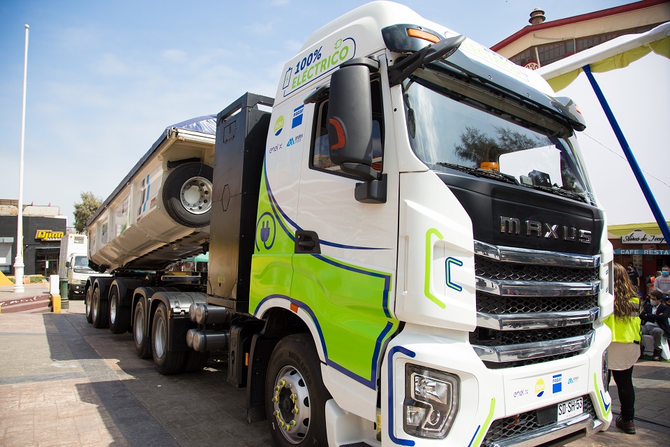 Presentan a la comunidad de Tocopilla primer camión 100 eléctrico que