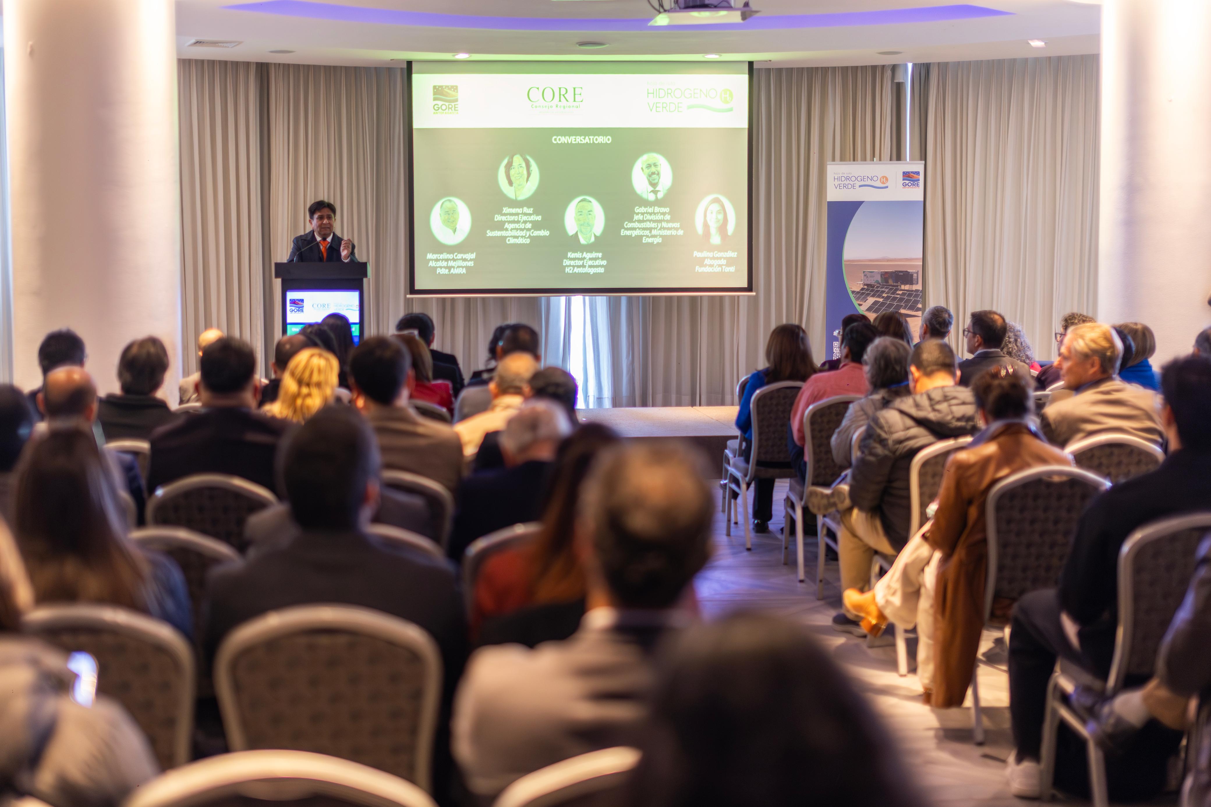 Exitoso seminario liderado por el GORE: De la descarbonización a la diversificación productiva para la región