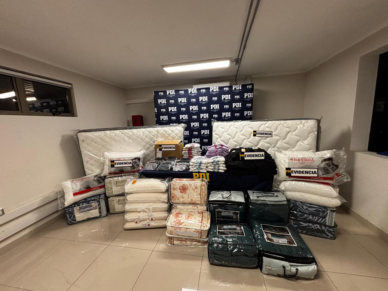 Sorprendidos en flagrancia: PDI detiene a cuatro sujetos por hurto de millonaria carga