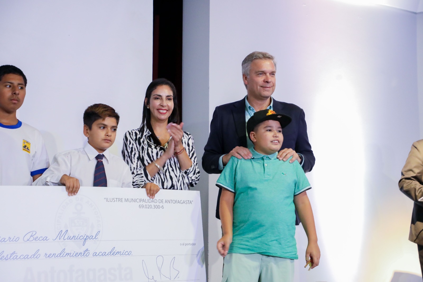 Municipio abre proceso de becas municipales 2025