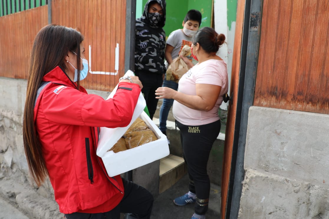MUNICIPIO ENTREGA ALMUERZOS A FAMILIAS ANTOFAGASTINAS