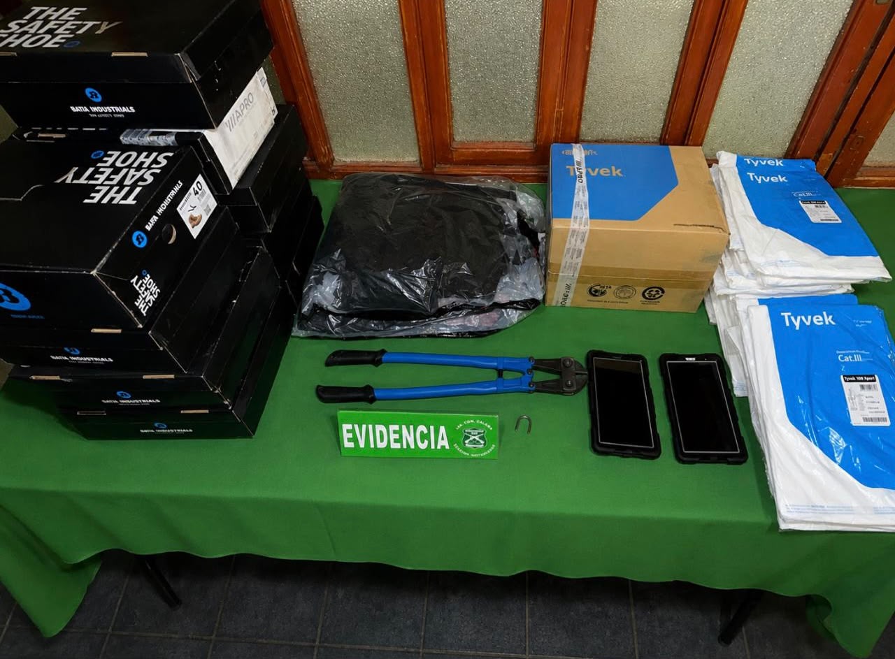 Carabineros detiene a tres sujetos por robo en local comercial