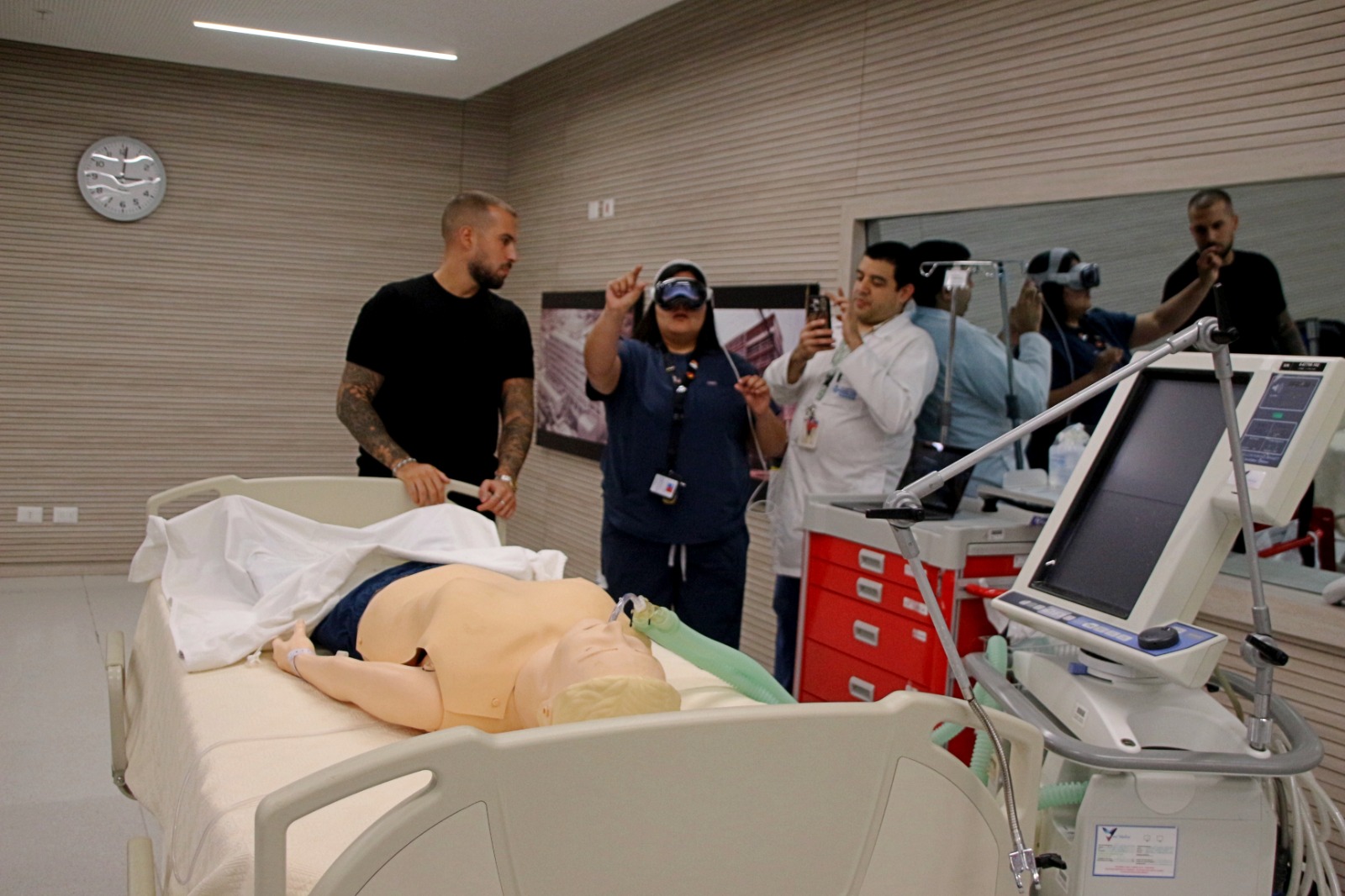 Hospital Regional conoció herramienta de realidad aumentada en medicina quirúrgica