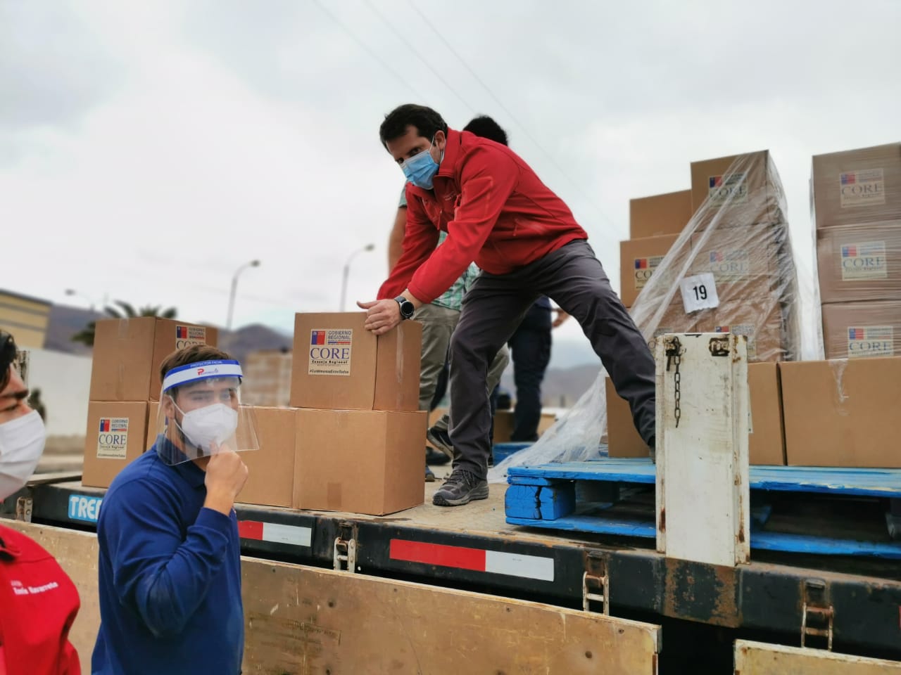 GOBIERNO Y MUNICIPIOS REPARTEN 5 MIL 200 CAJAS FAMILIARES