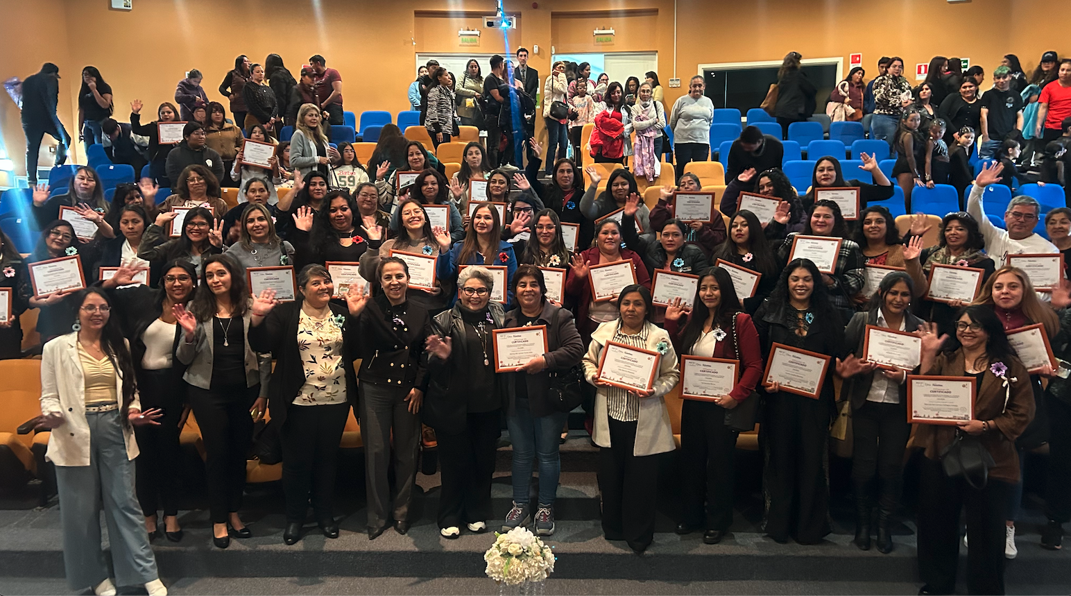 Historias de superación: 80 usuarias egresan del Programa Familias