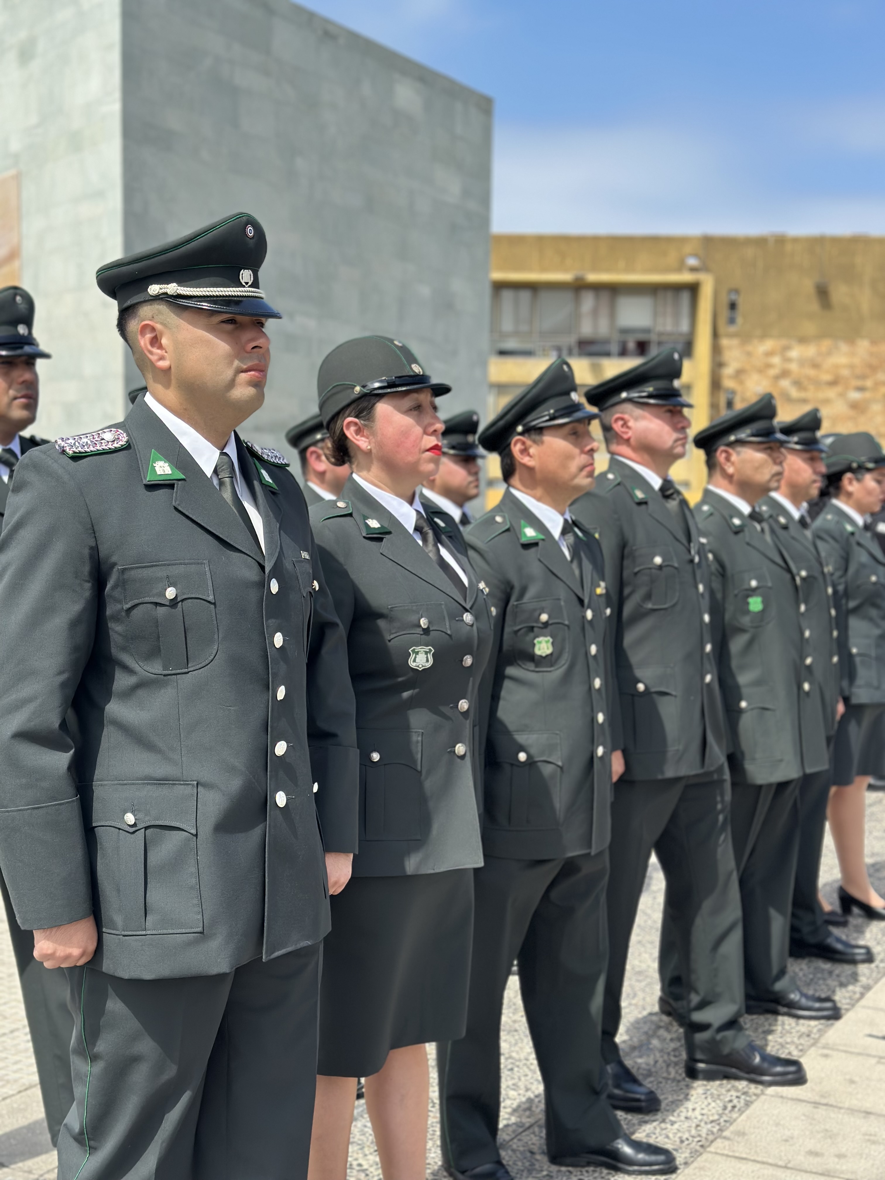 Gendarmería inicia mes aniversario con el izamiento del pabellón patrio