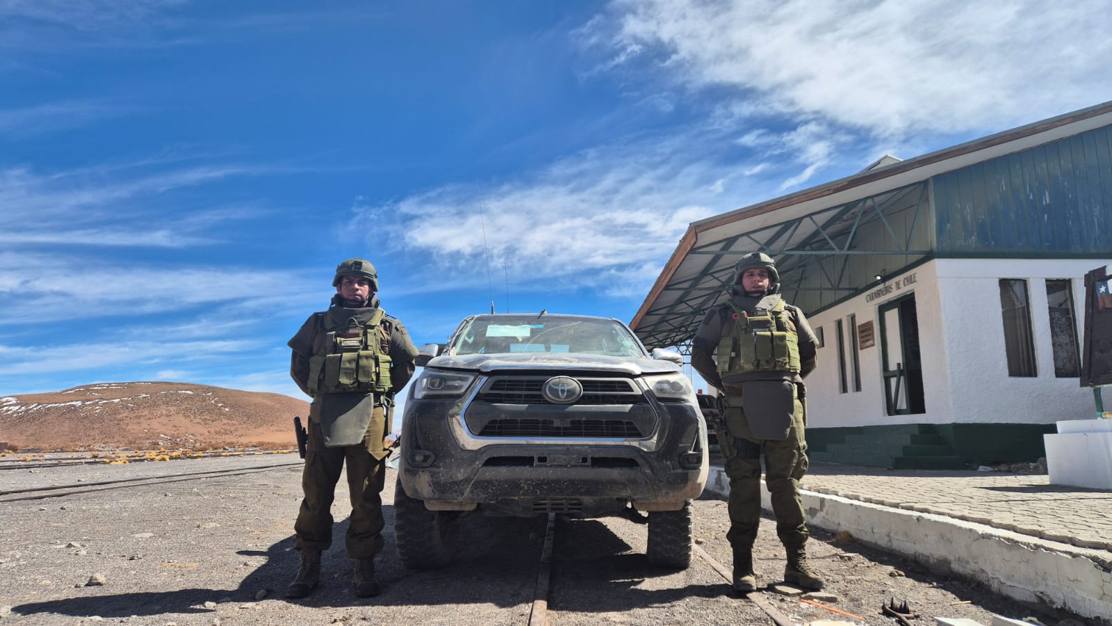 Carabineros recupera en la frontera camioneta robada en Coquimbo