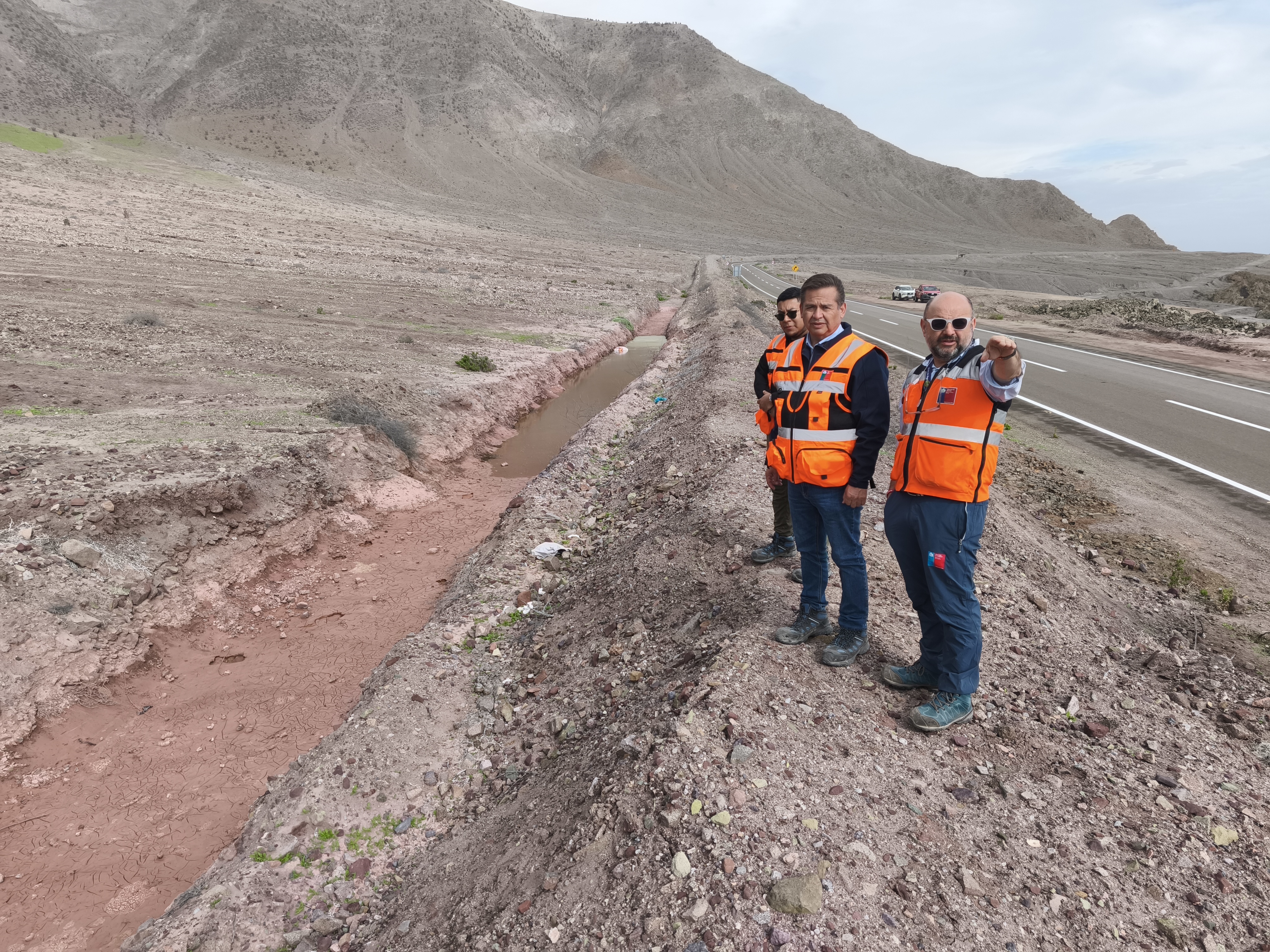 MOP mantiene despliegue regional por lluvias y monitorea afectaciones menores en rutas