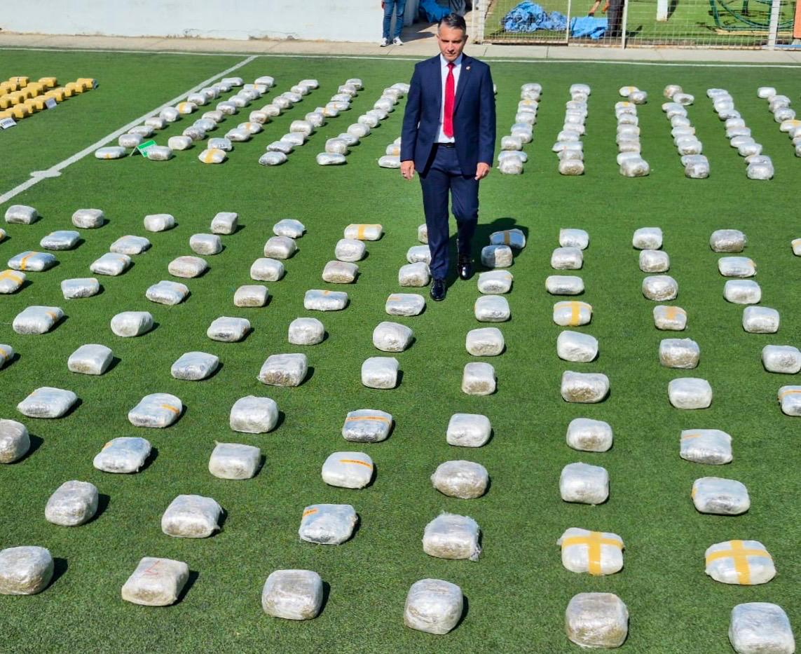 Instituciones del Estado concretan importantes golpes al narcotráfico en la región. Hay cinco detenidos y 2,8 toneladas de drogas incautadas