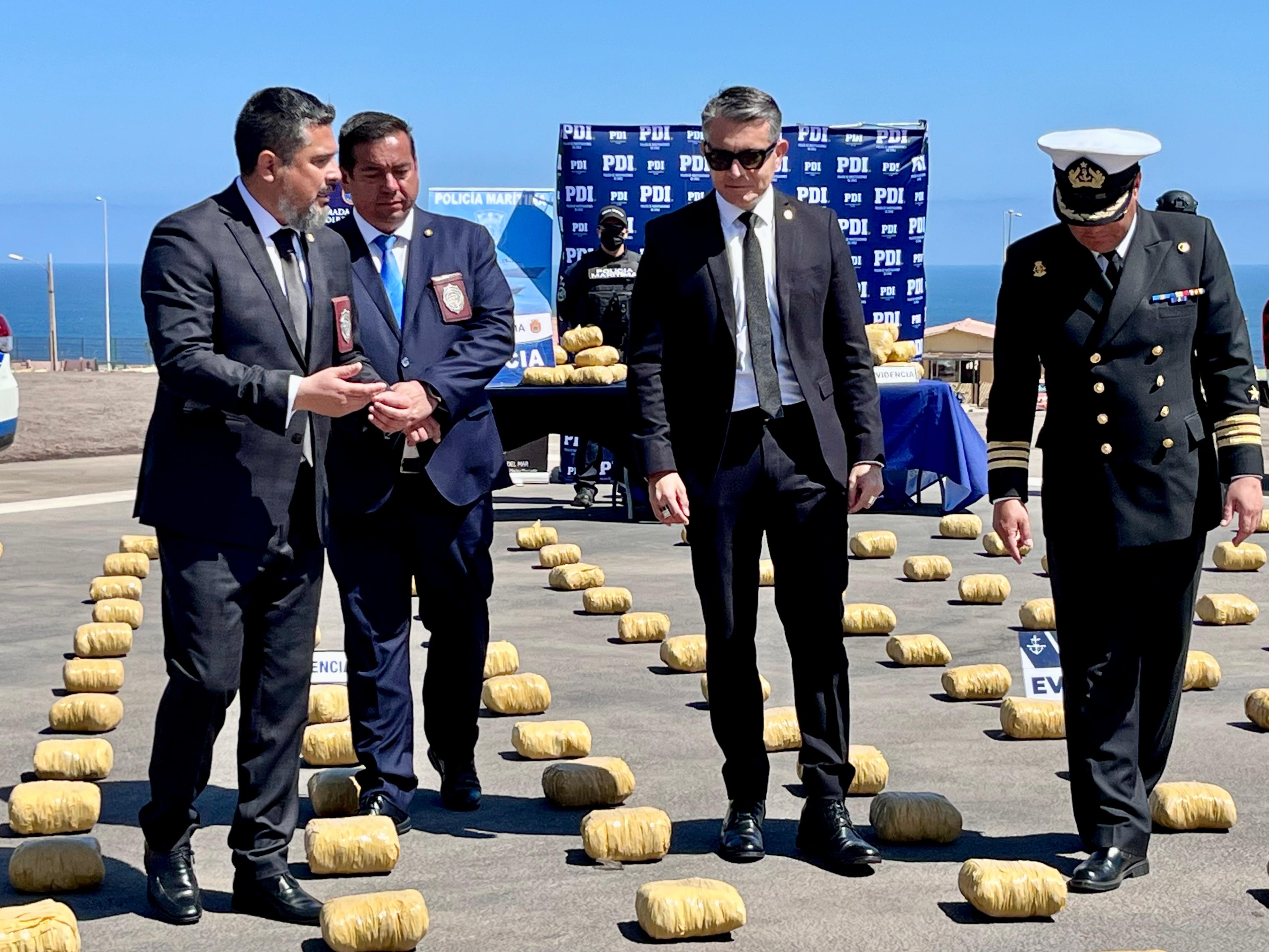 Fiscalía, Armada y PDI desarticulan organización criminal que trasladaba droga hacia la zona central