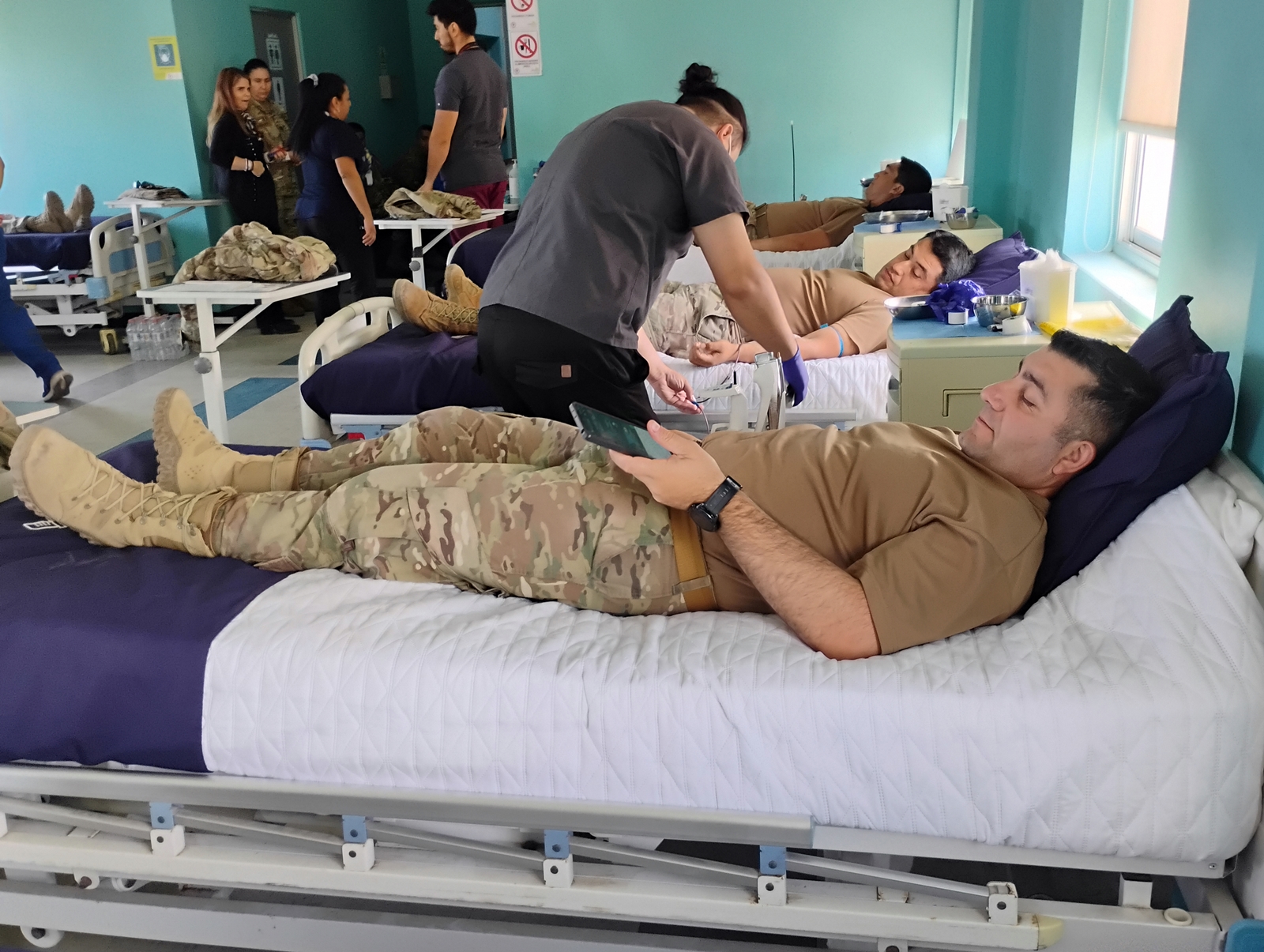 Masiva respuesta de integrantes del Ejército a colecta móvil del Hospital Regional