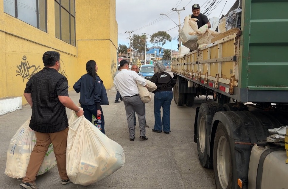 Partió camión solidario con ayuda para Combarbalá
