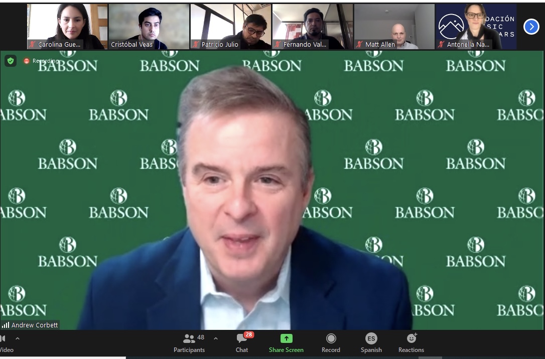 Exitosa primera semana de capacitación de Babson College a docentes del norte de Chile