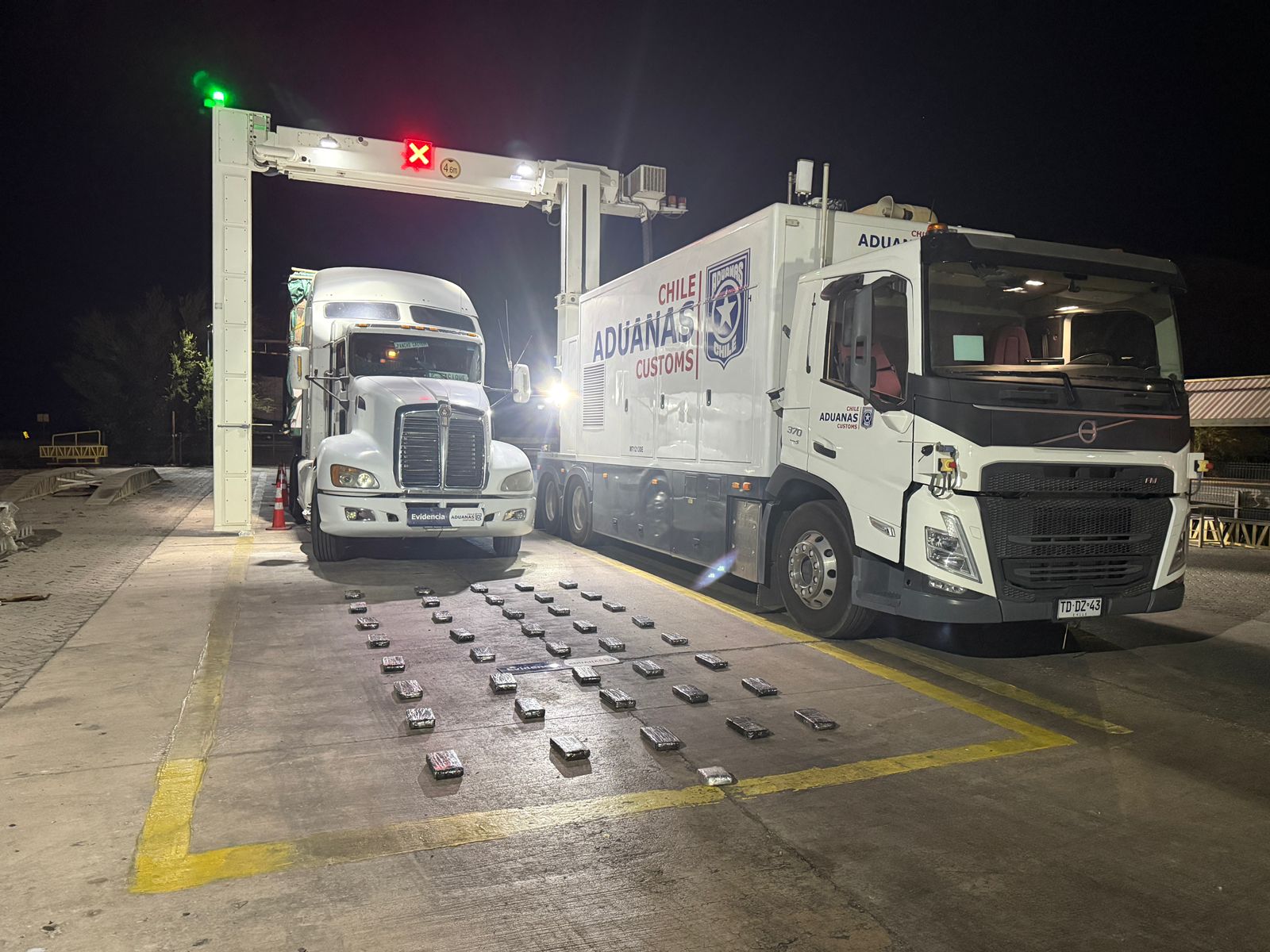 Aduanas intercepta 45 kilos de cocaína en camión verdulero en Quillagua