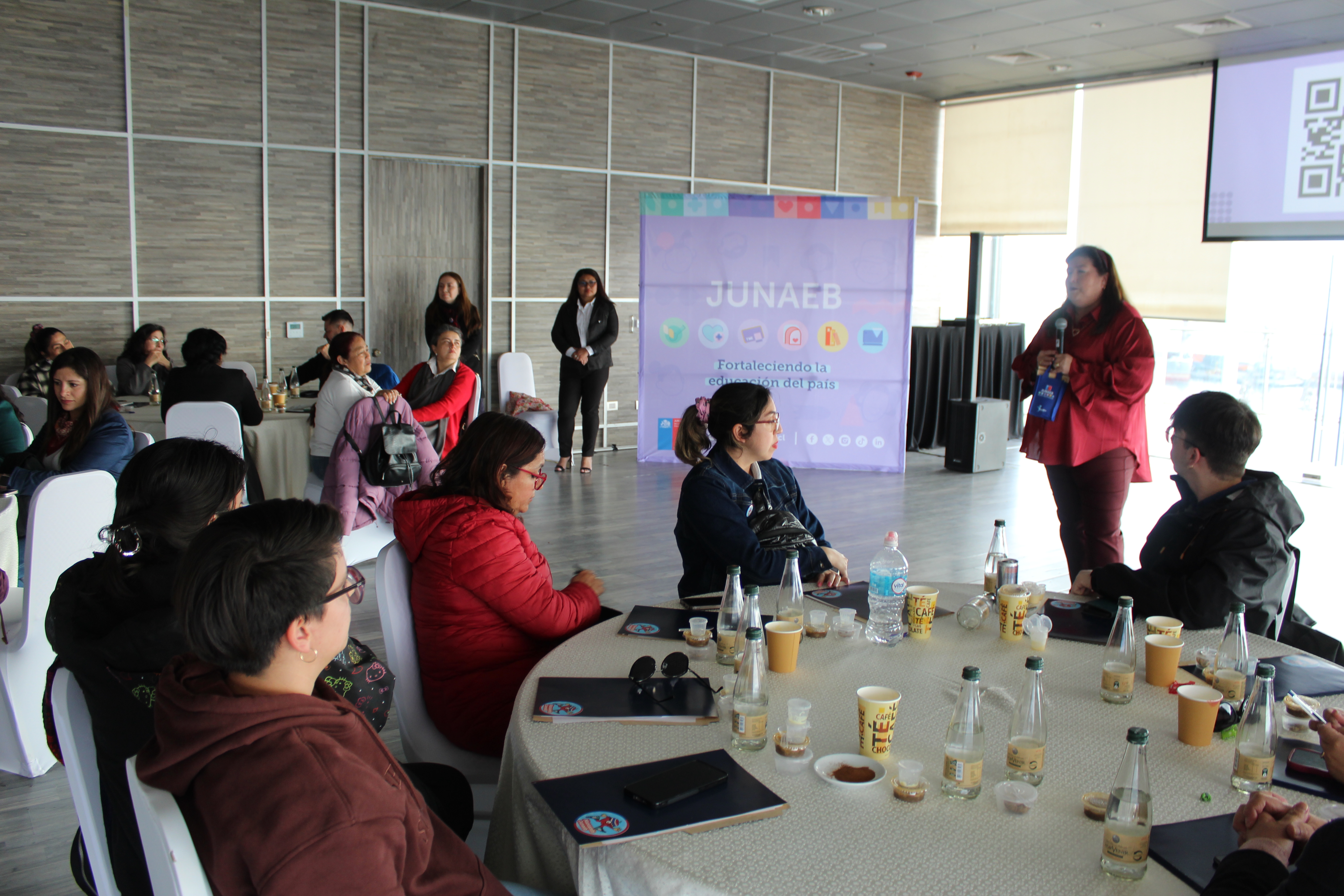 Red colaboradora de Junaeb participa en seminario sobre alimentación y estilos de vida saludable