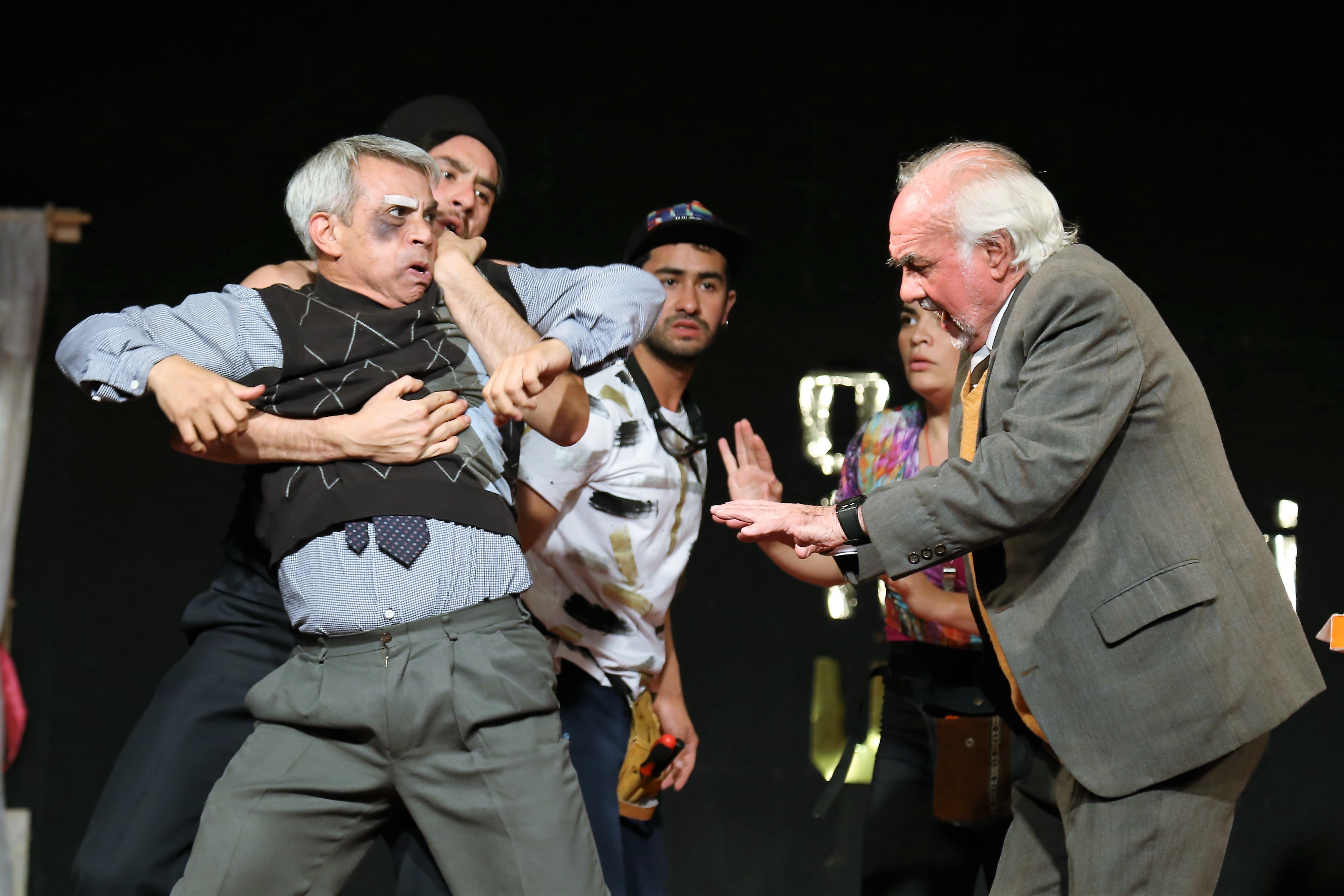 COMPAÑÍA DE TEATRO CAMBIA DE ESCENARIO: AHORA TRANSMITE OBRAS EN LÍNEA