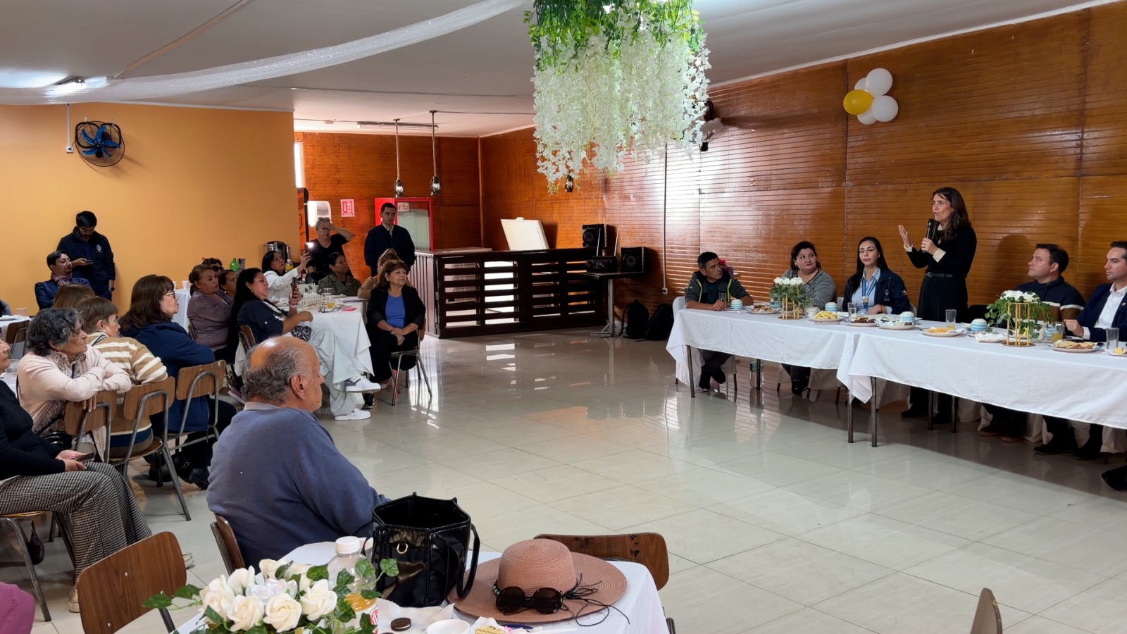 Primera Dama se reúne con dirigentes vecinales y destaca el compromiso de las organizaciones territoriales