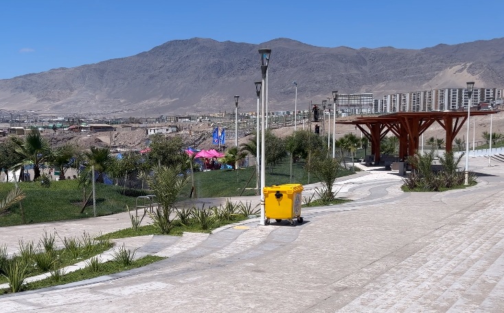 Termina instalación de contenedores en playa La Chimba
