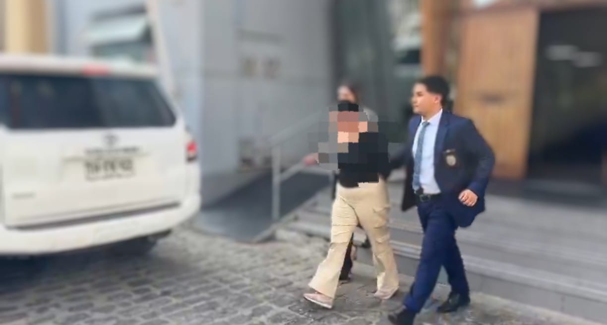 Detienen a mujer por presunta estafa mediante falso arrendio