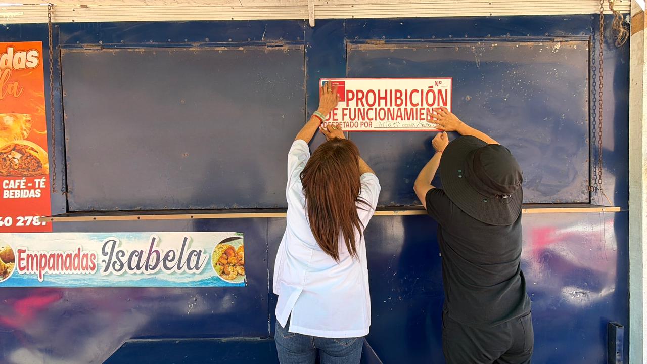 Con prohibición de funcionamiento quedaron cinco food trucks instalados en sector Coloso