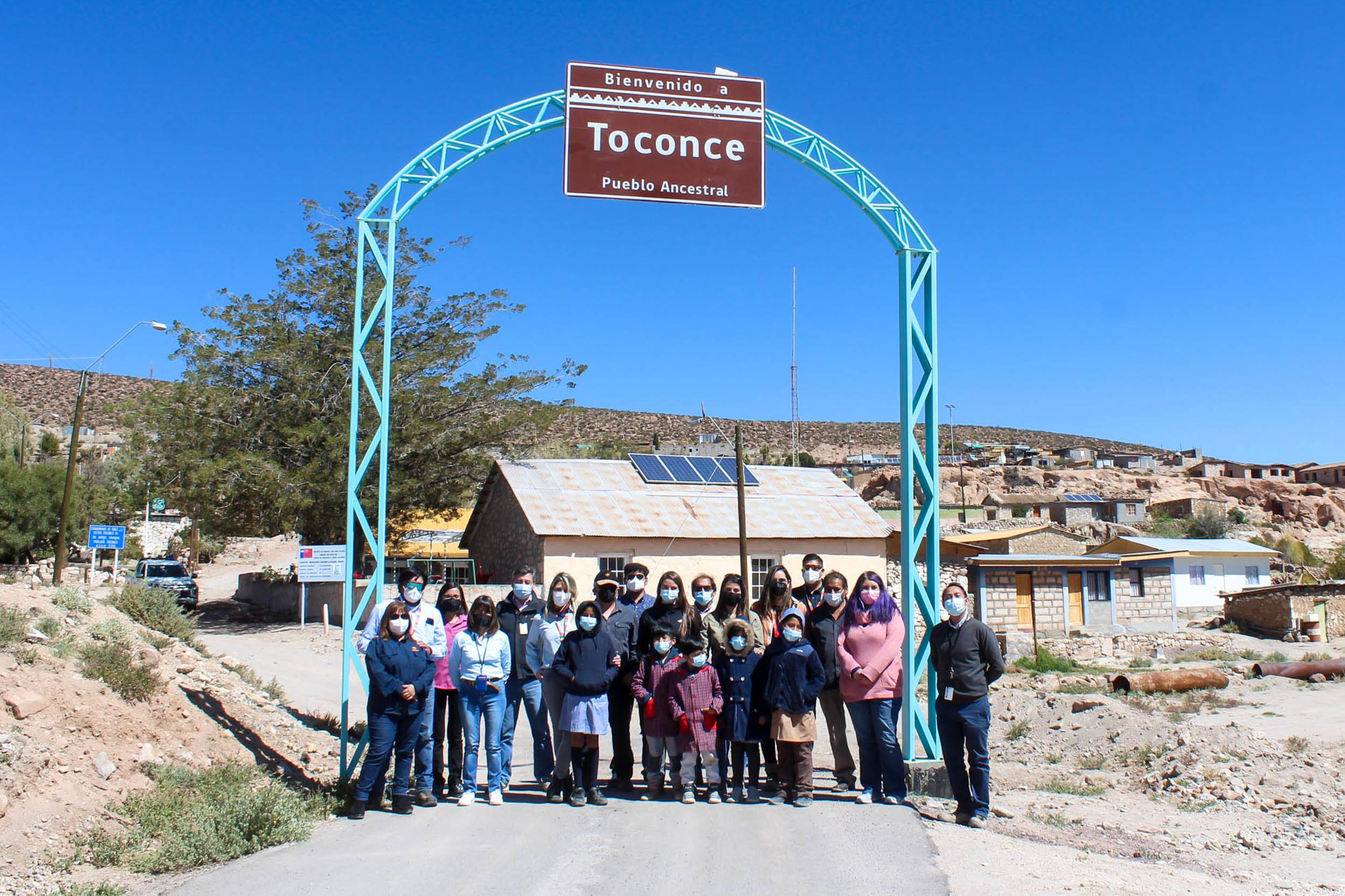 Trabajadores/as de Chuquicamata entregaron 165 mochilas con útiles escolares a estudiantes del Alto Loa