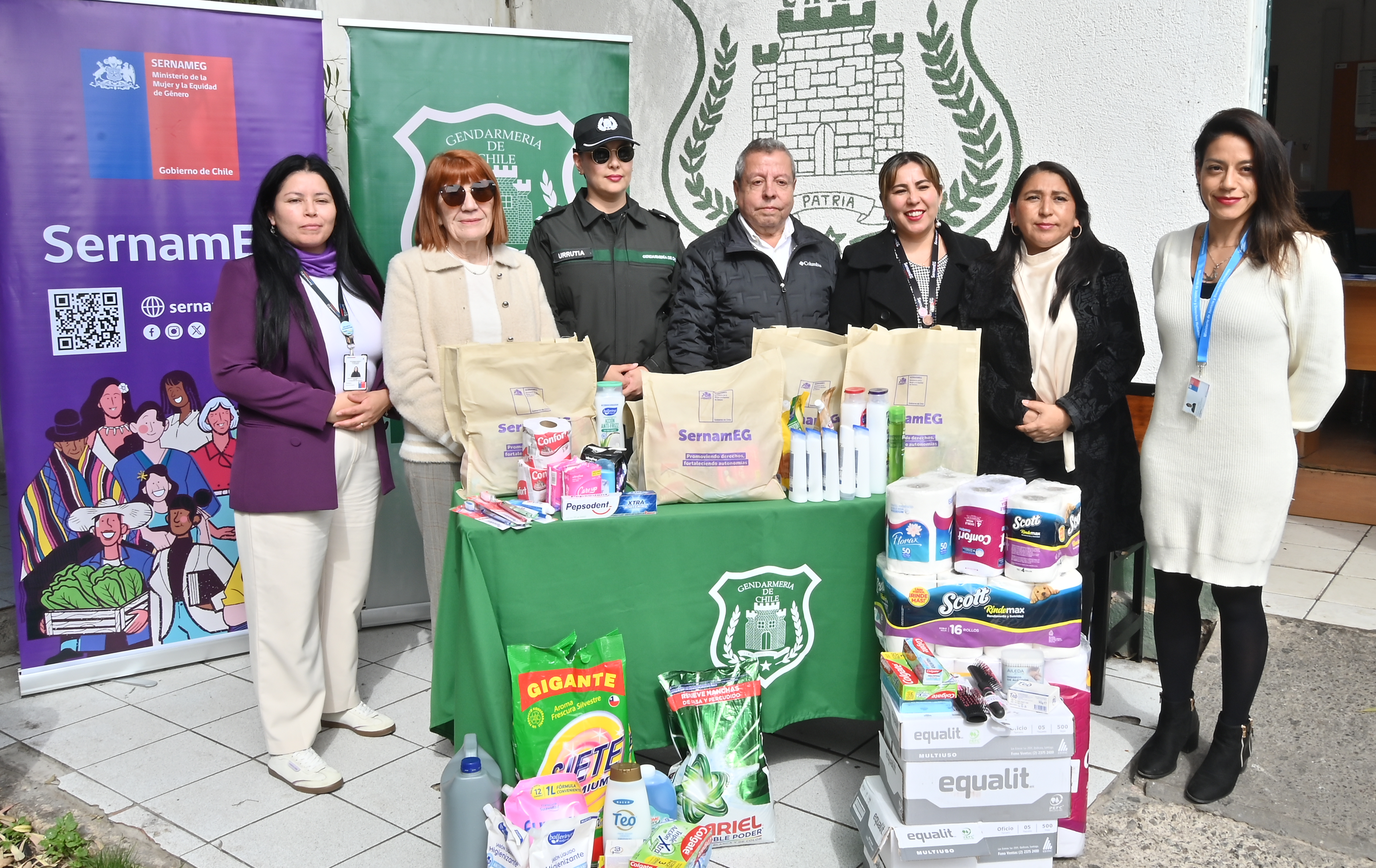 Instituciones estatales entregan útiles de aseo a mujeres privadas de libertad sin redes de apoyo