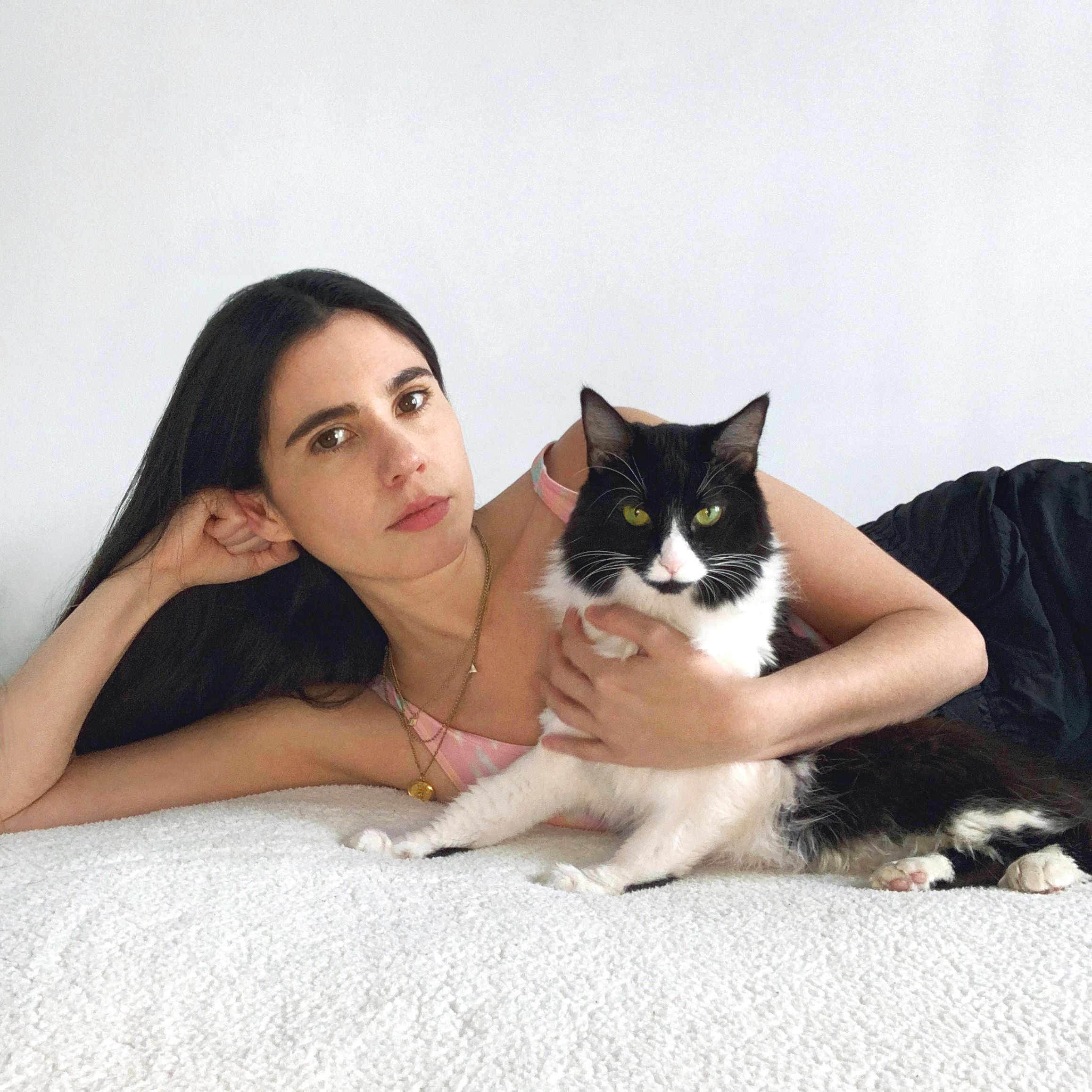 Antofagasta en 100 palabras te invita a un encuentro con Javiera Mena