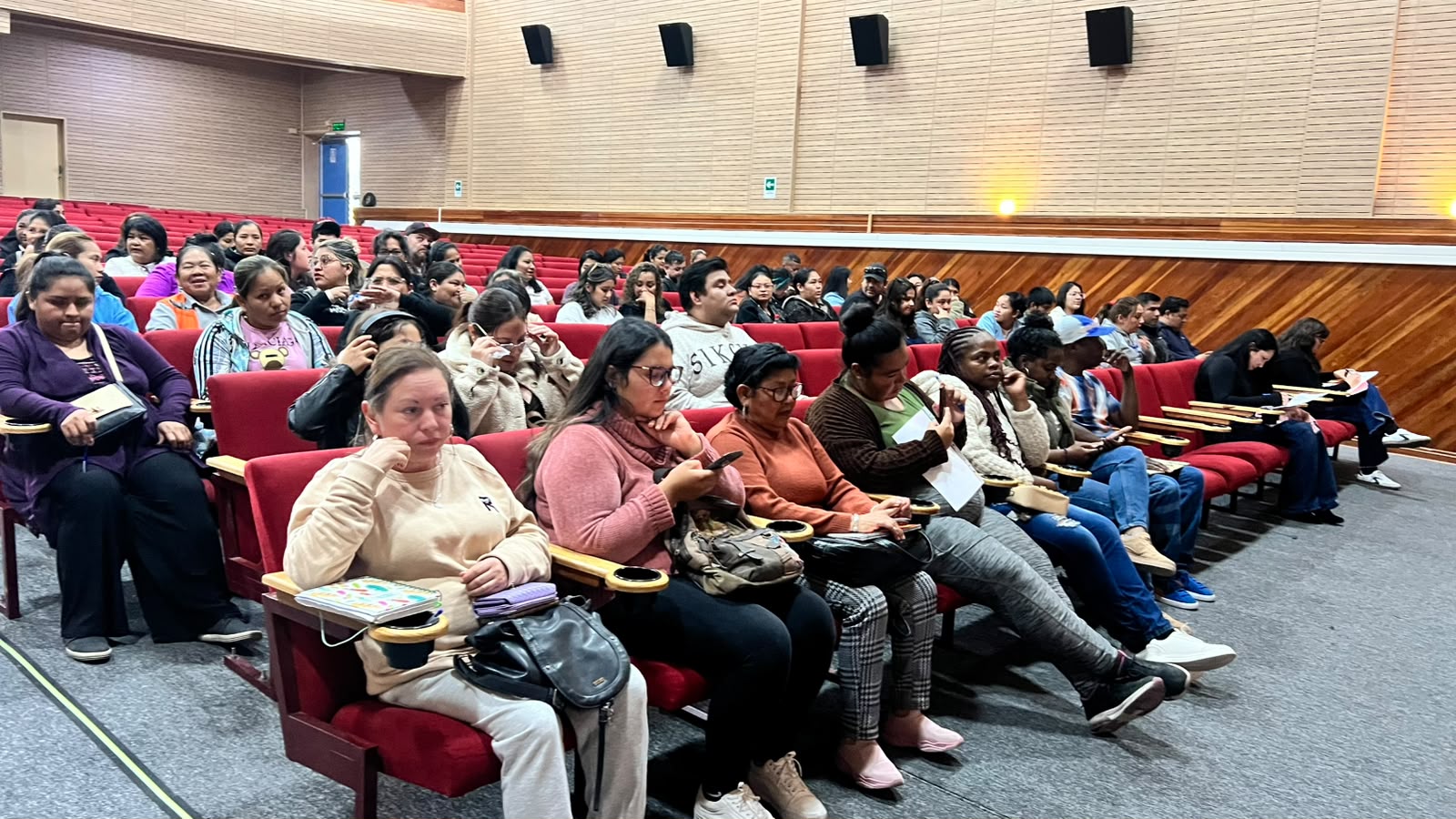 675 familias avanzan en proceso para obtener su vivienda con talleres informativos