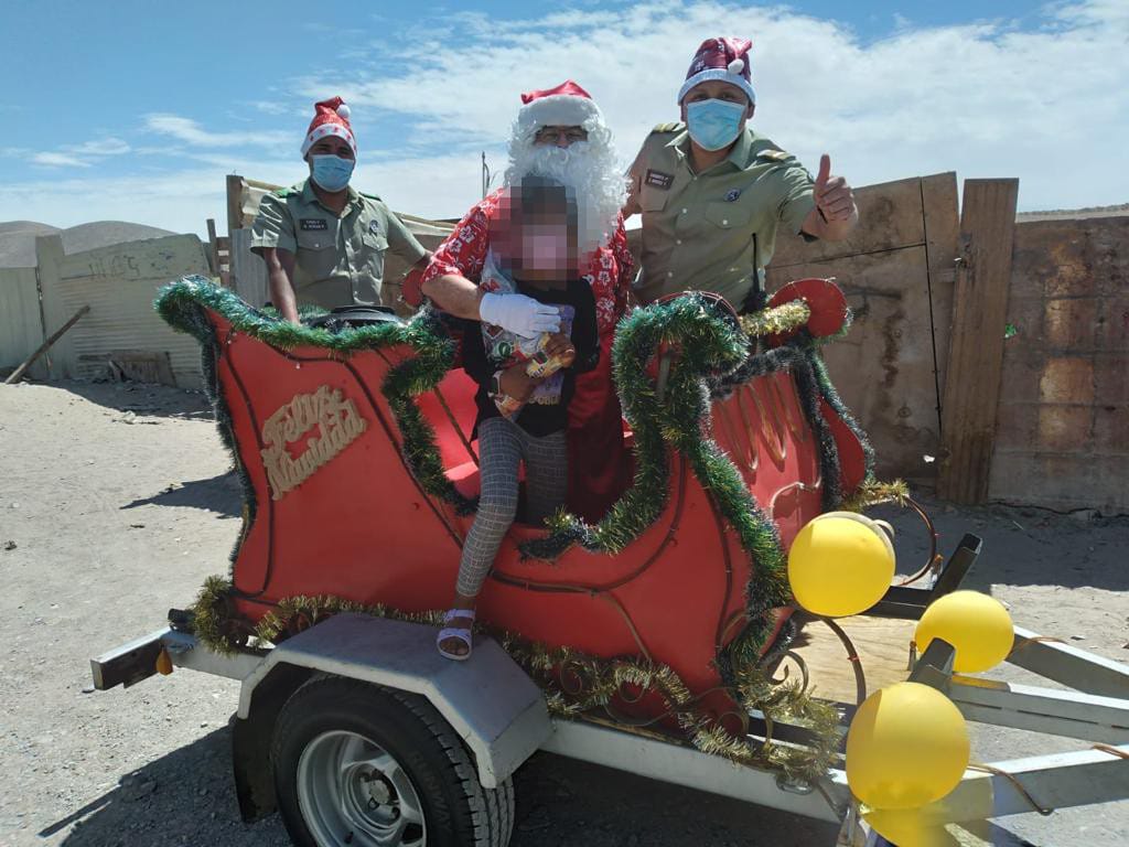 Carabineros celebra la navidad junto a 100 niños de Calama