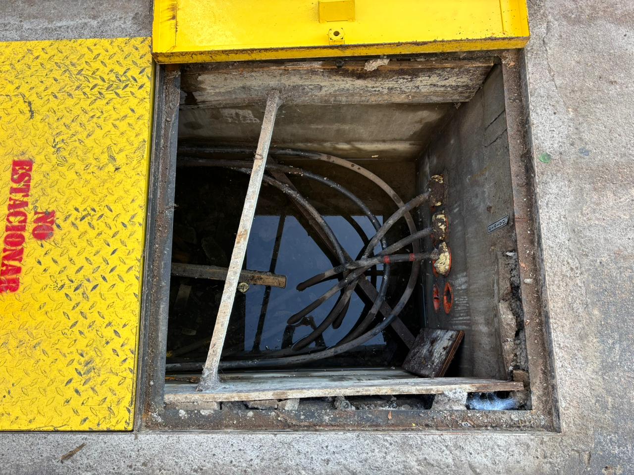 Implementan generación de respaldo tras afectación de red subterránea en sector sur