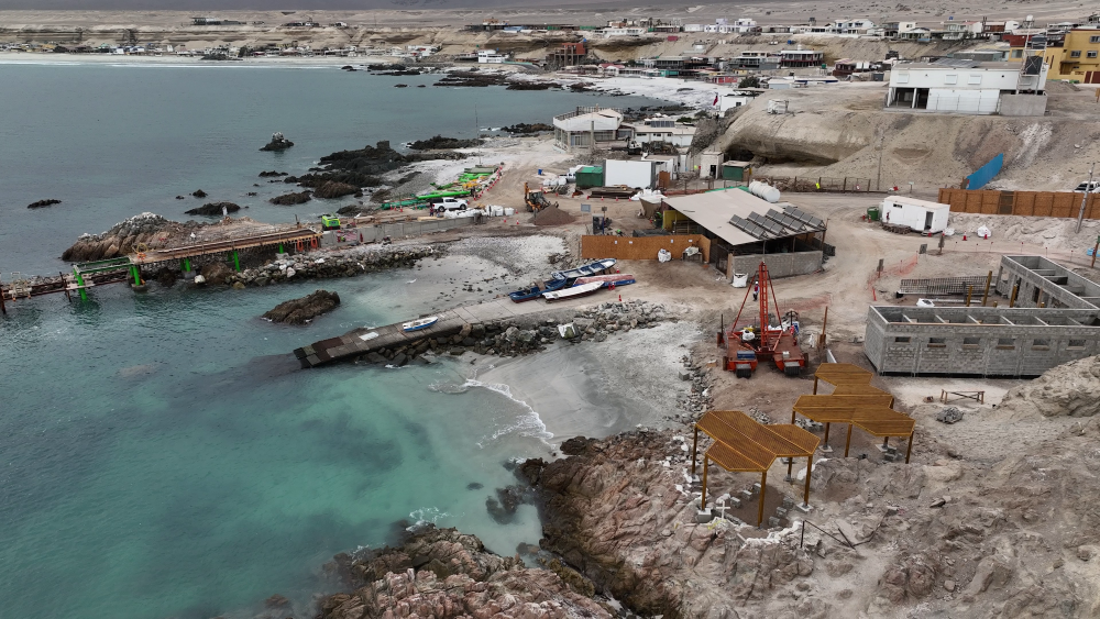 Inspeccionan obras en Caleta Hornitos y constata 50% de avance en nueva infraestructura portuaria