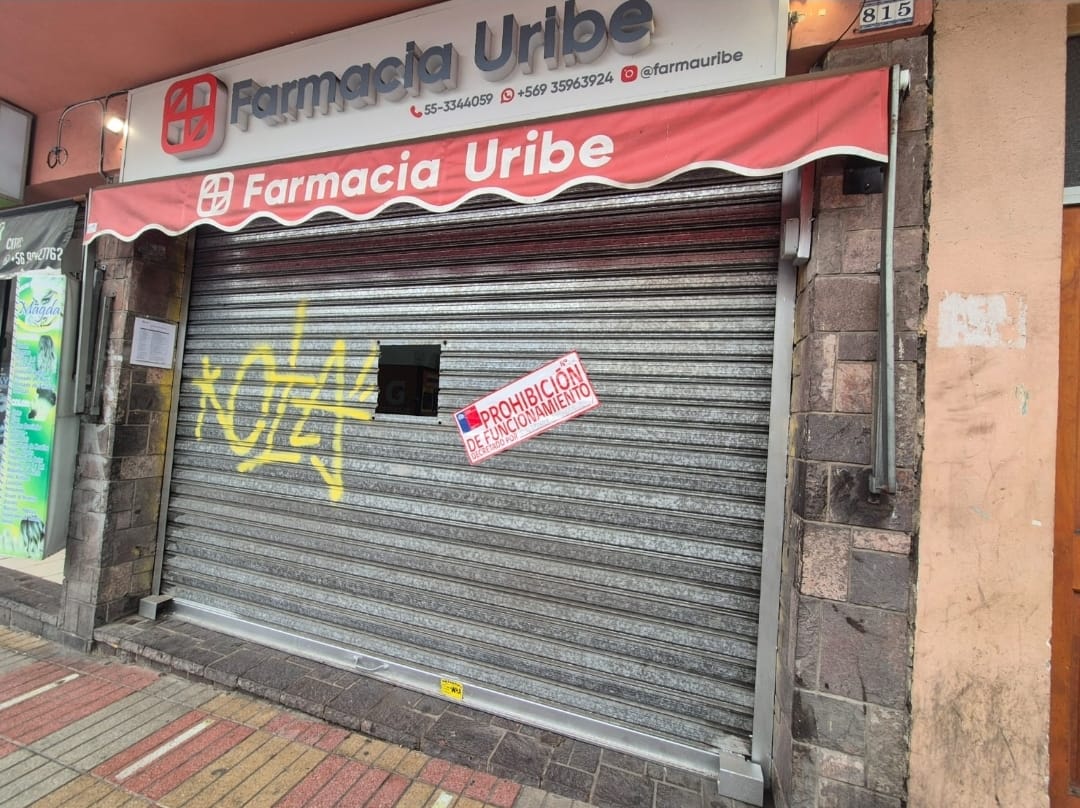 Prohíben funcionamiento a farmacia sin químico