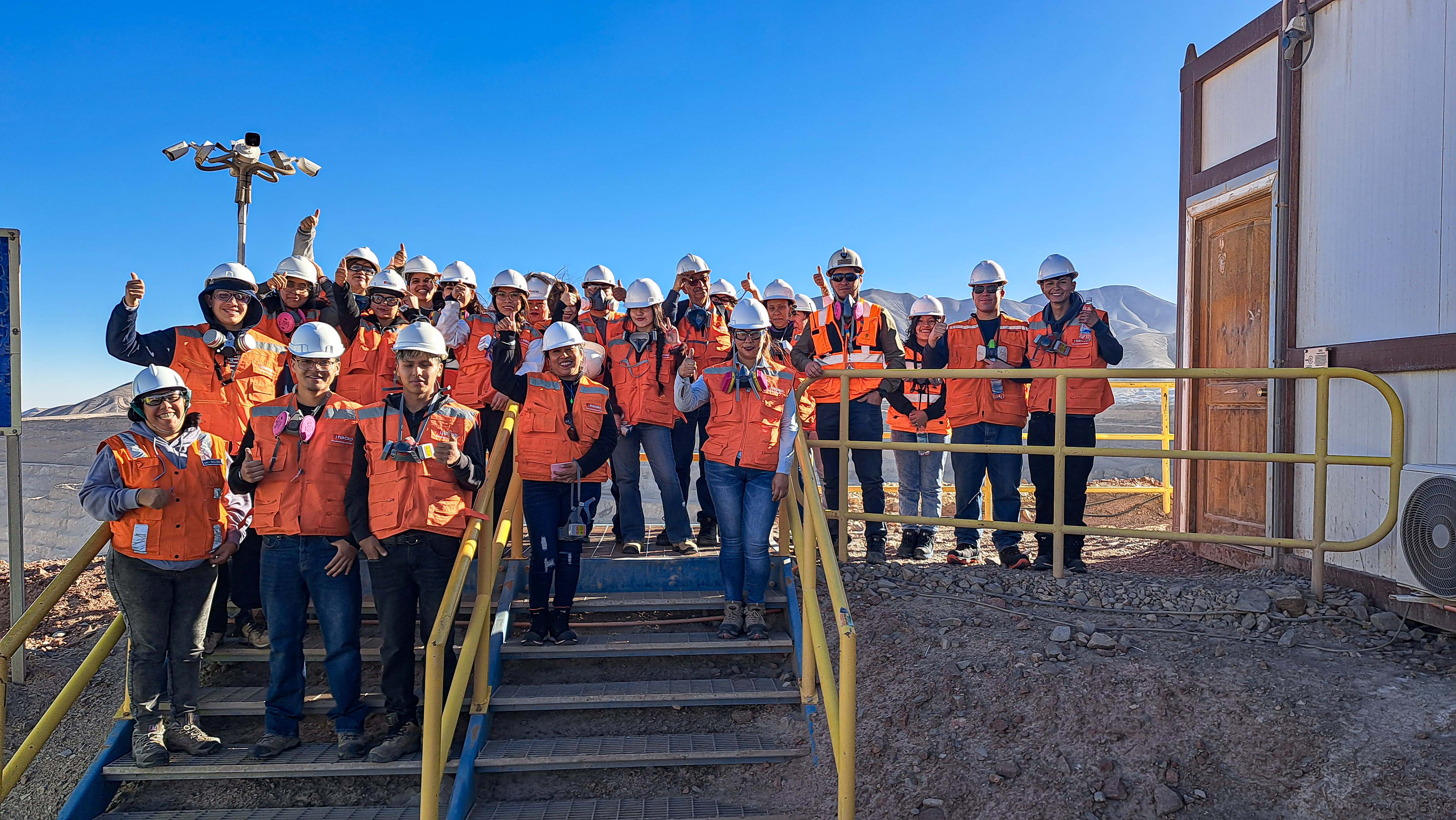 Estudiantes de Ingeniería en Metalurgia visitaron Ministro Hales
