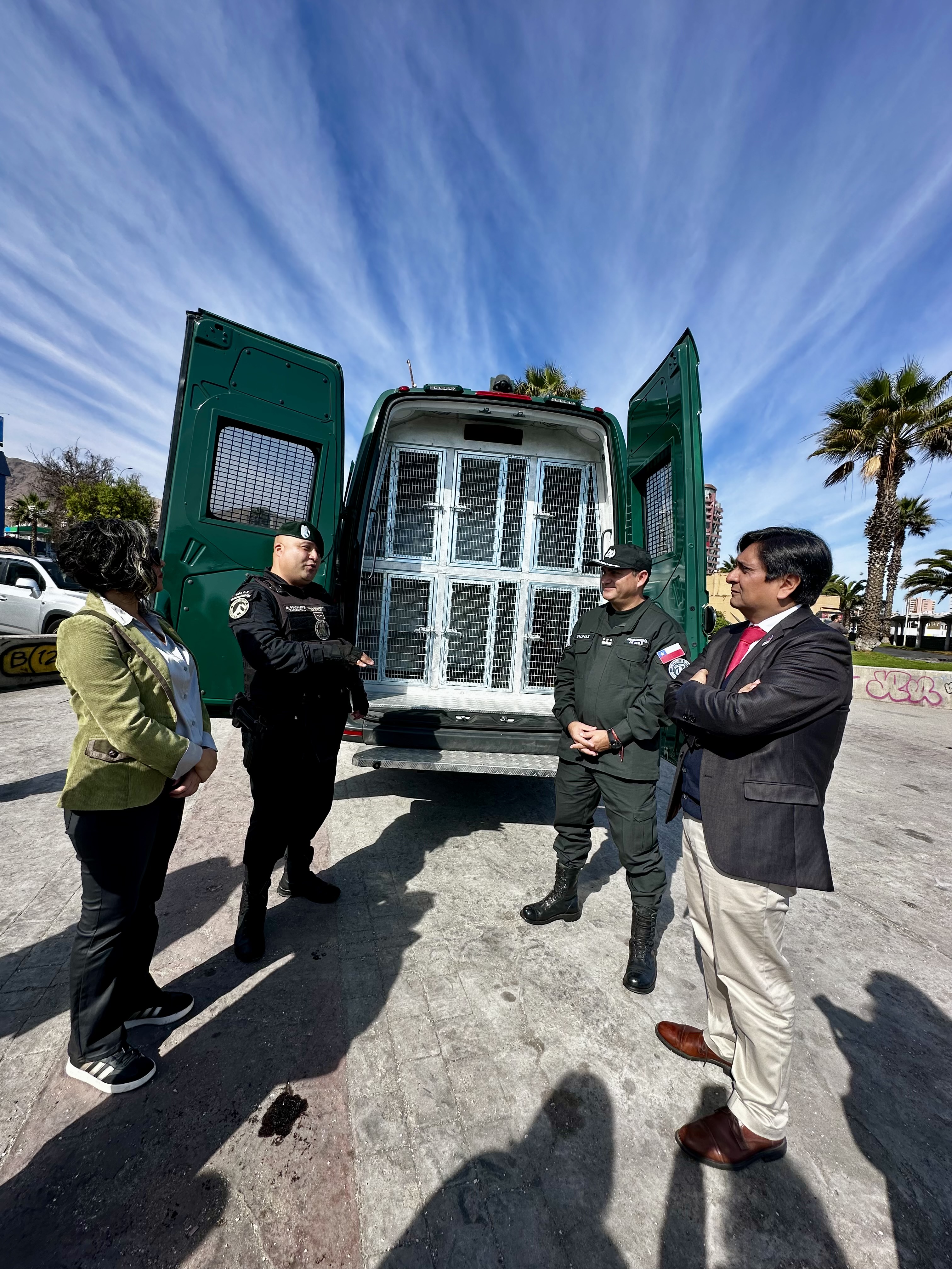 Nuevo vehículo para el equipo de canes adiestrados de Gendarmería ya es una realidad