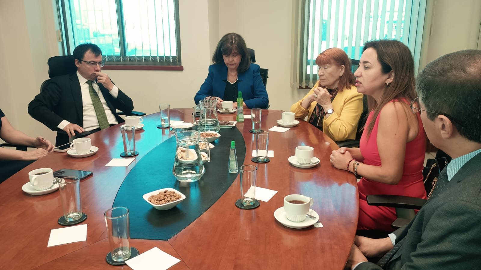 Defensora Regional sostiene reunión protocolar con autoridades del Poder Judicial